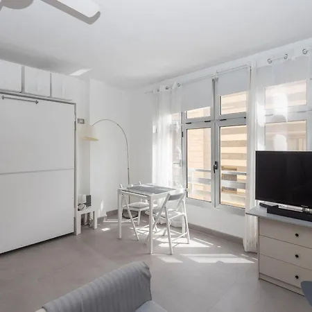 Cozy Loft & Seaside Views- 1 Min Canteras Las Palmas de Gran Canaria
